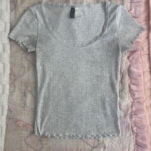H&M Divided Grey Ribbed Lace-Trim Scoop Neck Tee — XS